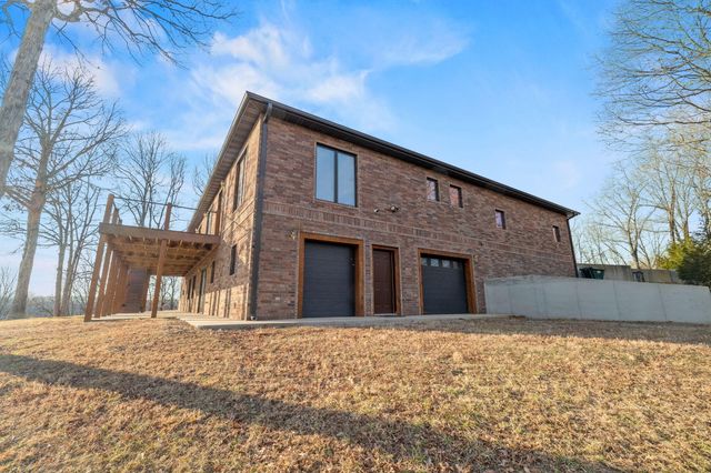 2130 Carlton Road, Hollister, MO 65672