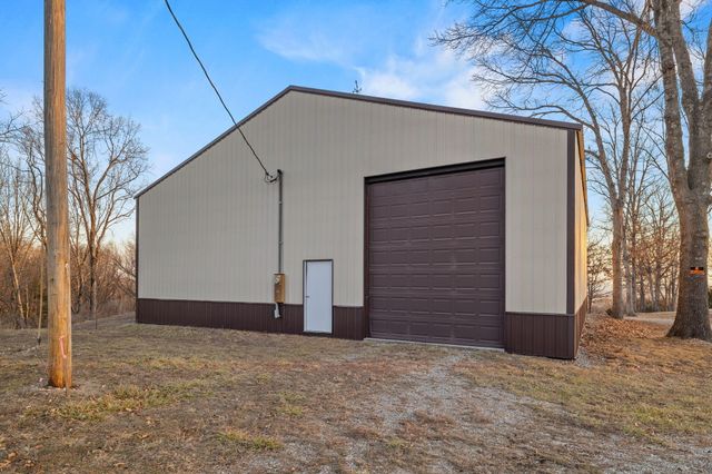 2130 Carlton Road, Hollister, MO 65672