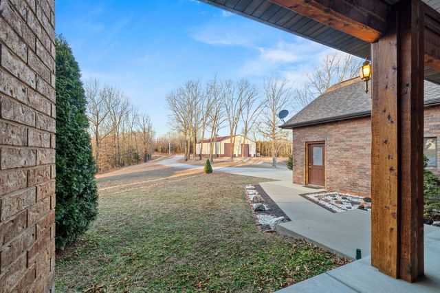 2130 Carlton Road, Hollister, MO 65672