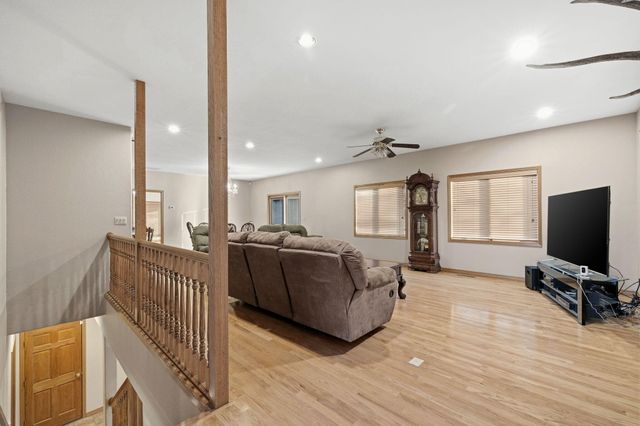 2130 Carlton Road, Hollister, MO 65672