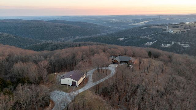 2130 Carlton Road, Hollister, MO 65672