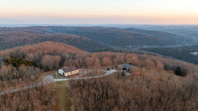 2130 Carlton Road, Hollister, MO 65672