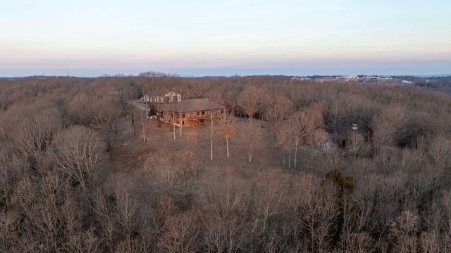 2130 Carlton Road, Hollister, MO 65672