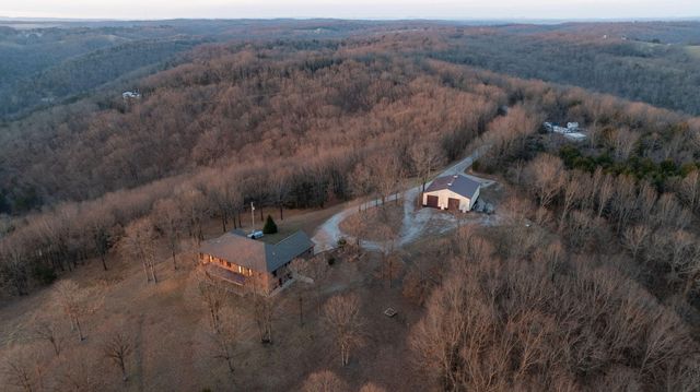 2130 Carlton Road, Hollister, MO 65672