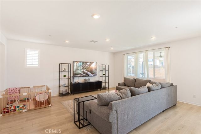 34438 Coconut Circle, Winchester, CA 92596