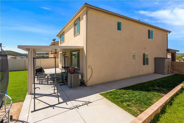 34438 Coconut Circle, Winchester, CA 92596