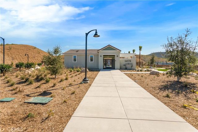 34438 Coconut Circle, Winchester, CA 92596