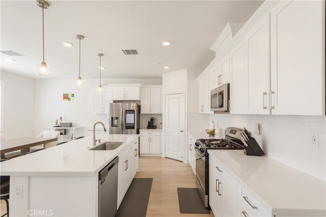 34438 Coconut Circle, Winchester, CA 92596