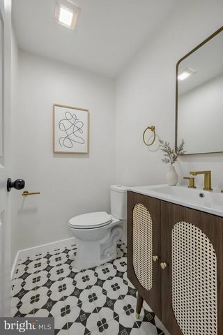 5839 NORFOLK ST, Philadelphia, PA 19143