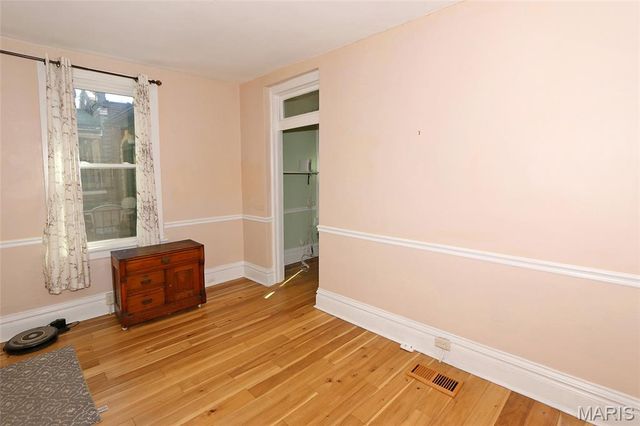 5512 Columbia Avenue, St Louis, MO 63139