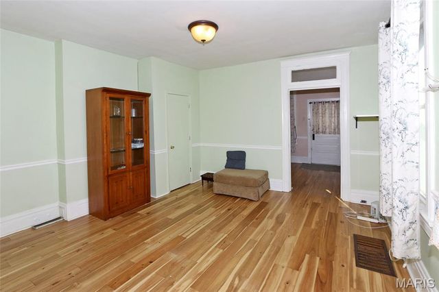5512 Columbia Avenue, St Louis, MO 63139