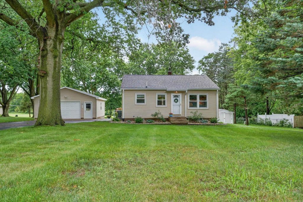 3911 S Main Street, Cedar Falls, IA 50613
