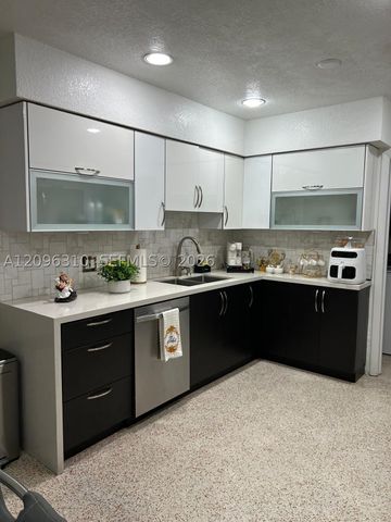 6355 SW 23rd St, Miami, FL 33155