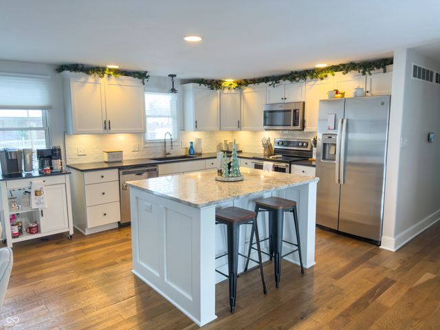 8902 Royal Meadow Drive, Indianapolis, IN 46217