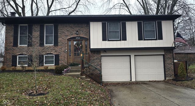 8902 Royal Meadow Drive, Indianapolis, IN 46217