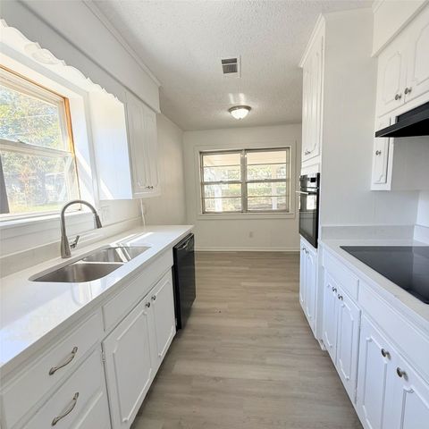905 Seymore Circle, Denison, TX 75020