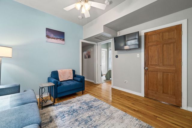 2621 W Haddon Street, Chicago, IL 60622