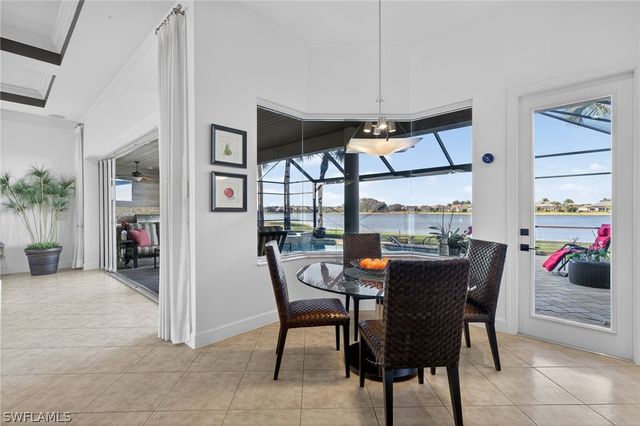 12095 WICKLOW LN, Naples, FL 34120