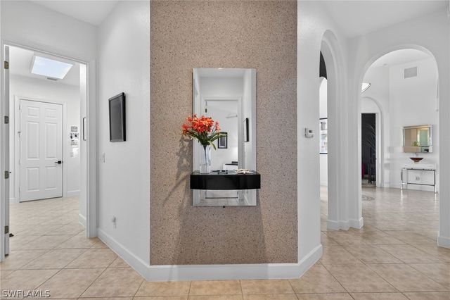 12095 WICKLOW LN, Naples, FL 34120