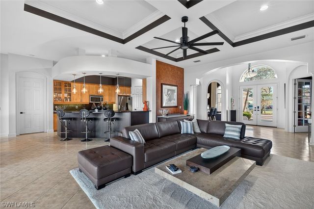 12095 WICKLOW LN, Naples, FL 34120