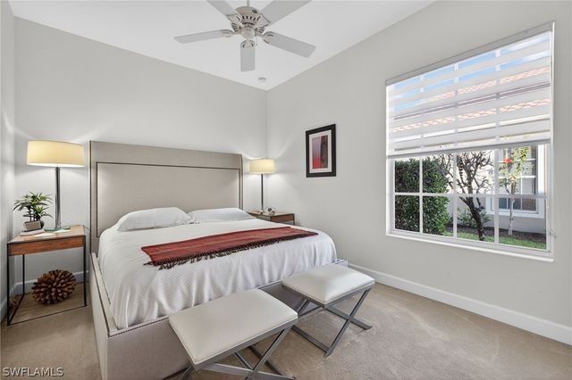 12095 WICKLOW LN, Naples, FL 34120