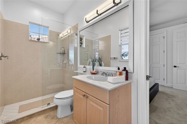 12095 WICKLOW LN, Naples, FL 34120