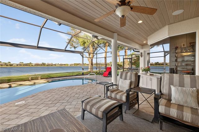 12095 WICKLOW LN, Naples, FL 34120