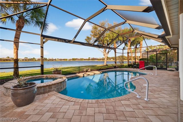 12095 WICKLOW LN, Naples, FL 34120