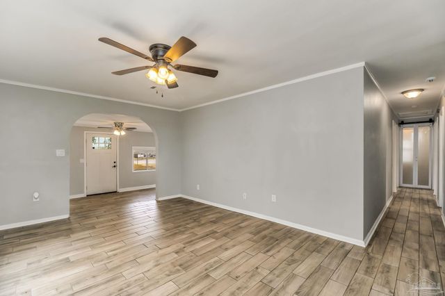 5788 Washington St, Milton, FL 32570