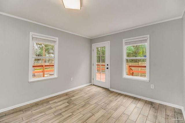 5788 Washington St, Milton, FL 32570