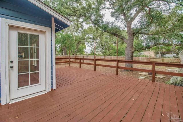 5788 Washington St, Milton, FL 32570