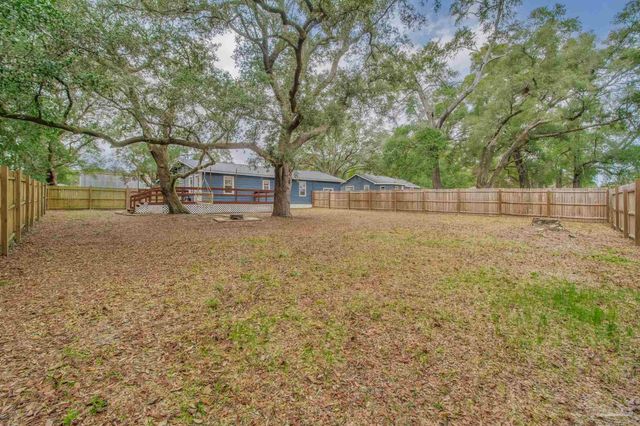 5788 Washington St, Milton, FL 32570