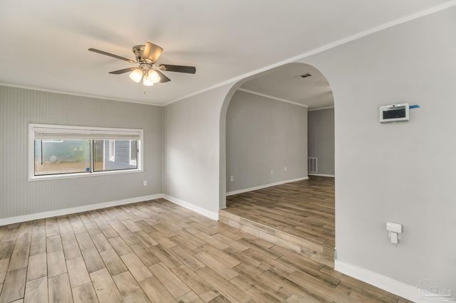 5788 Washington St, Milton, FL 32570