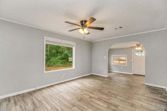 5788 Washington St, Milton, FL 32570