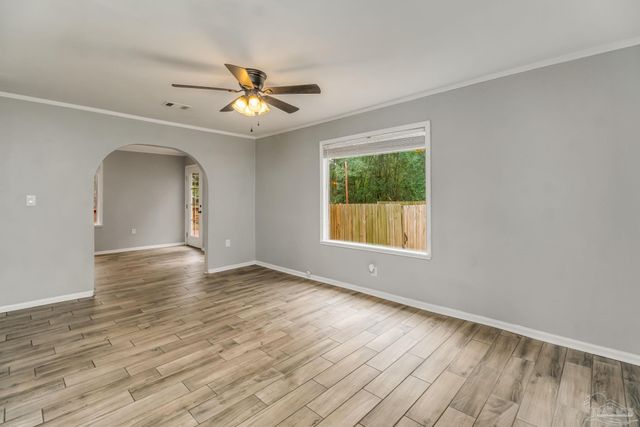 5788 Washington St, Milton, FL 32570