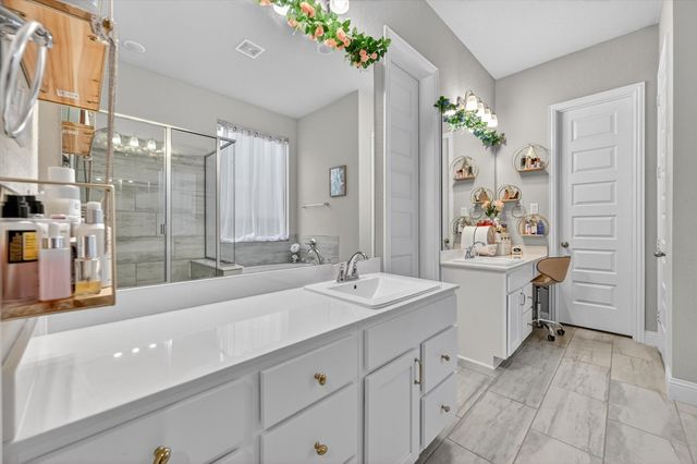 2814 Grand Lookout Lane, Arlington, TX 76001