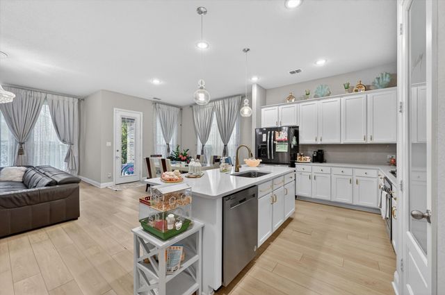 2814 Grand Lookout Lane, Arlington, TX 76001