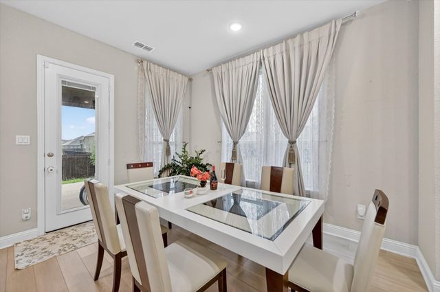 2814 Grand Lookout Lane, Arlington, TX 76001