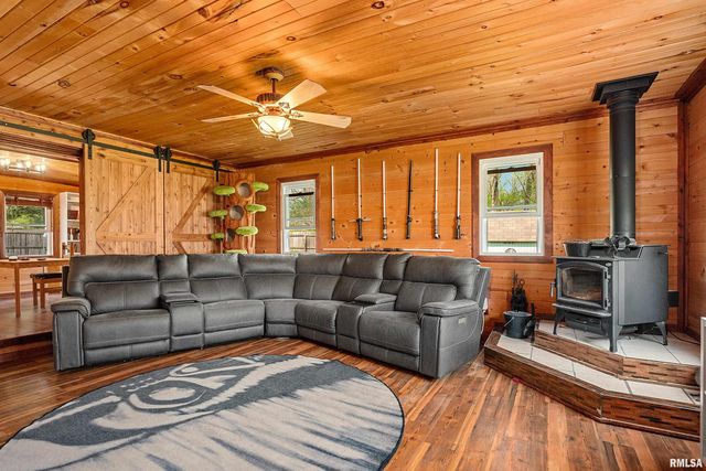 135 BESSLER LAKE Drive, Groveland, IL 61535