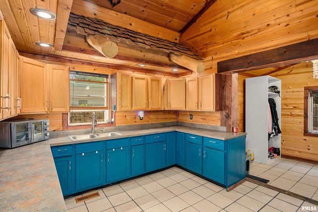 135 BESSLER LAKE Drive, Groveland, IL 61535