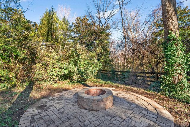 1116 Brookmeade Dr, Nashville, TN 37204