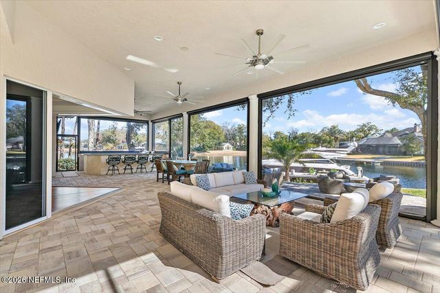 821 QUEENS HARBOR Boulevard, Jacksonville, FL 32225