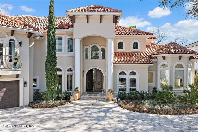 821 QUEENS HARBOR Boulevard, Jacksonville, FL 32225