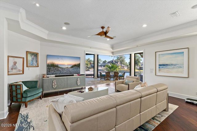 821 QUEENS HARBOR Boulevard, Jacksonville, FL 32225