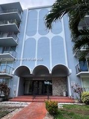 12500 NE 15th Ave 203, North Miami, FL 33161