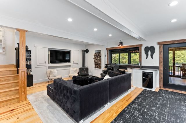3 Faria Farm Rd, Berkley, MA 02779
