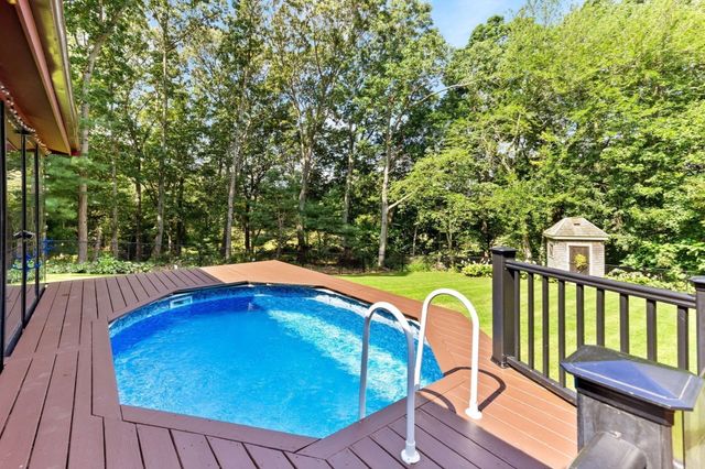 3 Faria Farm Rd, Berkley, MA 02779