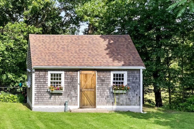 3 Faria Farm Rd, Berkley, MA 02779