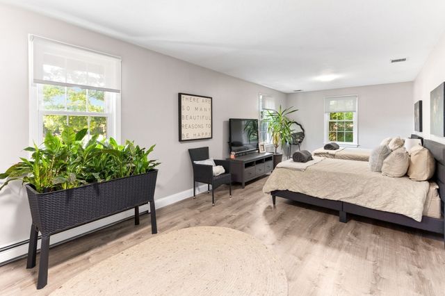 3 Faria Farm Rd, Berkley, MA 02779