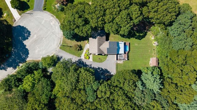 3 Faria Farm Rd, Berkley, MA 02779